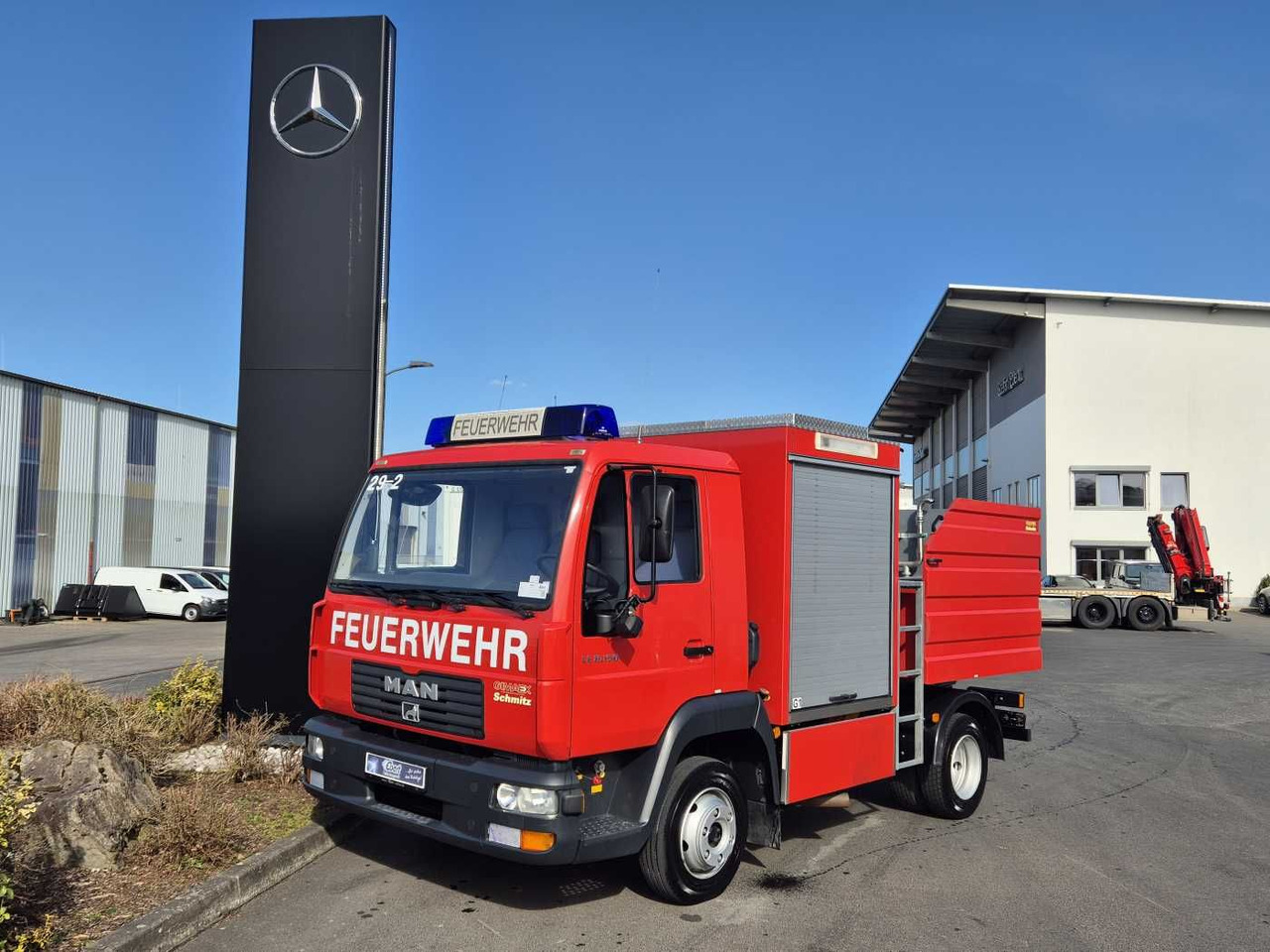 MAN LE 8.150 Schaumlöschfahrzeug Schmitz SLF25/25 - Camion: foto 1 MAN LE 8.150 Schaumlöschfahrzeug Schmitz SLF25/25 - Camion: foto 1
