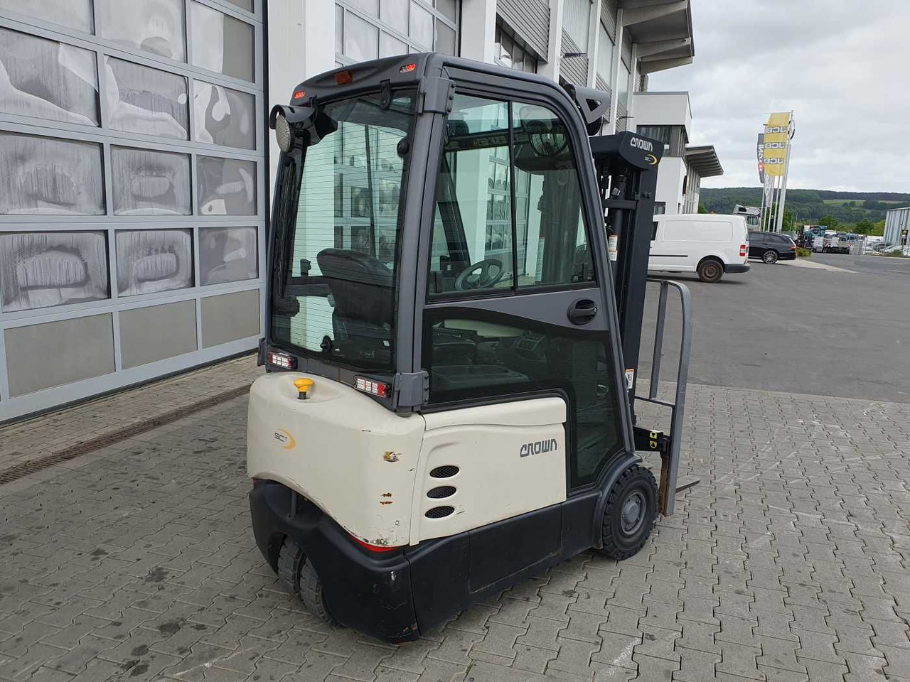Crown SCT6020-1.3 /Triplex: 4.30m / SS / 1.185h! - Carrello elevatore elettrico: foto 4 Crown SCT6020-1.3 /Triplex: 4.30m / SS / 1.185h! - Carrello elevatore elettrico: foto 4