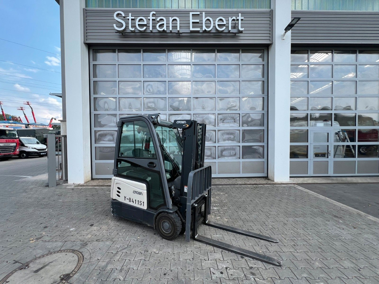 Crown SCT6020-1.3 / Triplex 4,3m / 1.227h / 2017 - Carrello elevatore elettrico: foto 1 Crown SCT6020-1.3 / Triplex 4,3m / 1.227h / 2017 - Carrello elevatore elettrico: foto 1