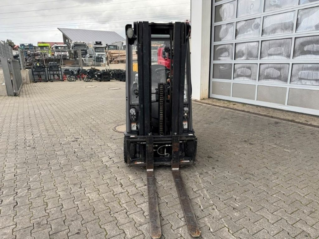 Crown SCT6020-1.3 / Triplex 4,3m / Batterie 06/2020 - Carrello elevatore elettrico: foto 4 Crown SCT6020-1.3 / Triplex 4,3m / Batterie 06/2020 - Carrello elevatore elettrico: foto 4