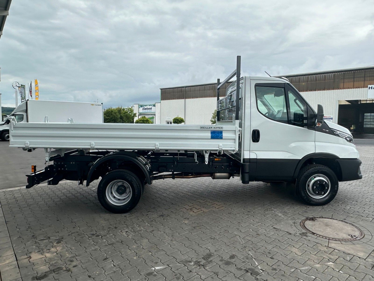 Iveco 70C18H 3-S.-Kipper Meiller *R3.450mm*2xAHK* - Furgone ribaltabile: foto 4 Iveco 70C18H 3-S.-Kipper Meiller *R3.450mm*2xAHK* - Furgone ribaltabile: foto 4
