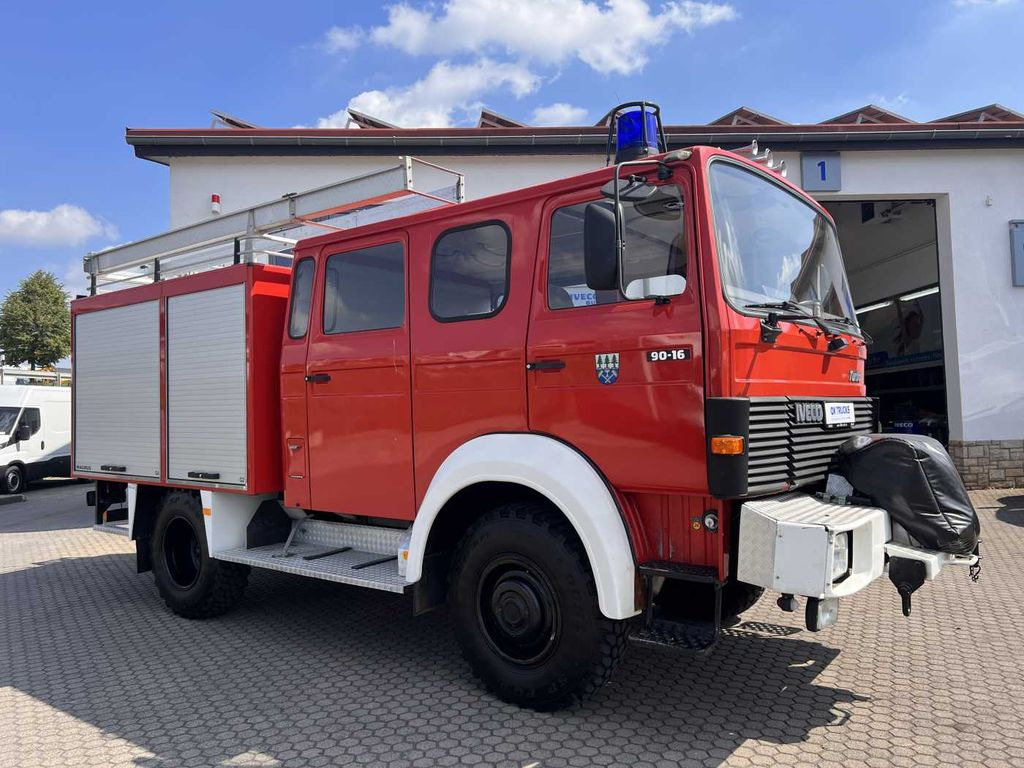 Iveco 90-16 AW 4x4 LF8 Feuerwehr Standheizung 9 Sitze Iveco 90-16 AW 4x4 LF8 Feuerwehr Standheizung 9 Sitze - Autopompa: foto 5 Iveco 90-16 AW 4x4 LF8 Feuerwehr Standheizung 9 Sitze Iveco 90-16 AW 4x4 LF8 Feuerwehr Standheizung 9 Sitze - Autopompa: foto 5