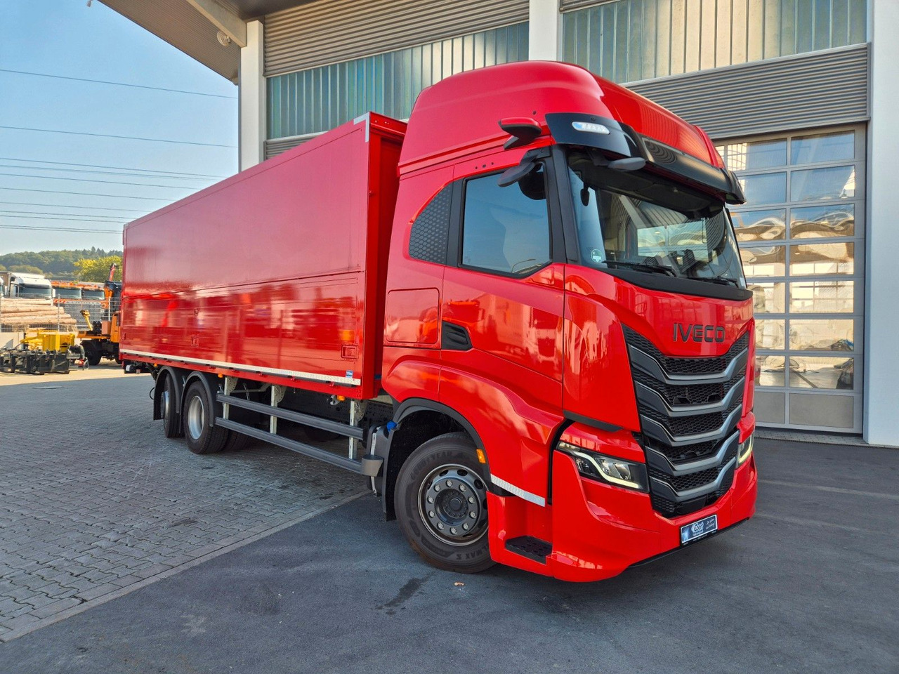 Iveco AS260S50Y/FS Schwenkwand LBW 2xAHK CAM Intarder - Autocarro trasporto di bevande: foto 2 Iveco AS260S50Y/FS Schwenkwand LBW 2xAHK CAM Intarder - Autocarro trasporto di bevande: foto 2