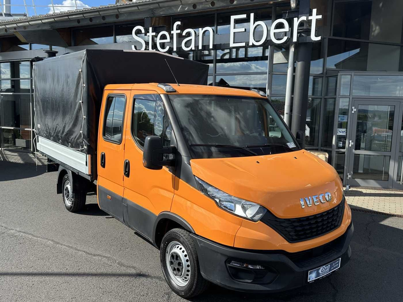Iveco Daily 35S14 Pritsche+Plane *AHK*Ladekran*7-Sitze - Furgone con cassone fisso: foto 1 Iveco Daily 35S14 Pritsche+Plane *AHK*Ladekran*7-Sitze - Furgone con cassone fisso: foto 1