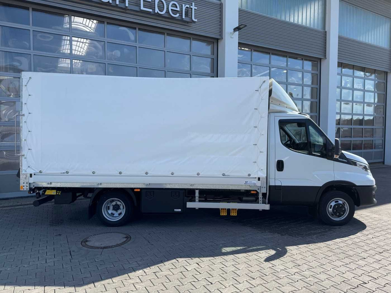 Iveco Daily 50C16 HA8 Pritsche+Plane *LBW* 3x - Furgone centinato: foto 2 Iveco Daily 50C16 HA8 Pritsche+Plane *LBW* 3x - Furgone centinato: foto 2