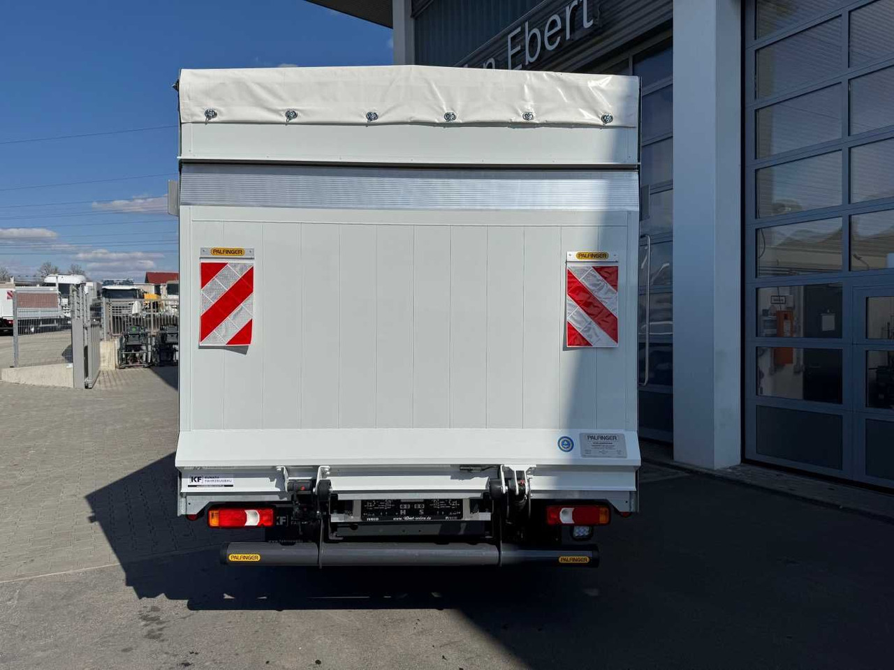Iveco Daily 50C16 HA8 Pritsche+Plane *LBW* 3x - Furgone centinato: foto 4 Iveco Daily 50C16 HA8 Pritsche+Plane *LBW* 3x - Furgone centinato: foto 4