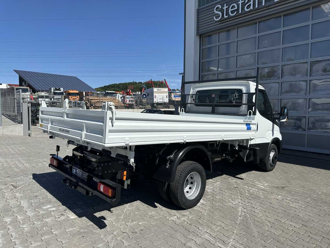 Iveco Daily 60C18H Kipper *R3.450mm*Kamera*2xAHK* - Furgone ribaltabile: foto 4 Iveco Daily 60C18H Kipper *R3.450mm*Kamera*2xAHK* - Furgone ribaltabile: foto 4