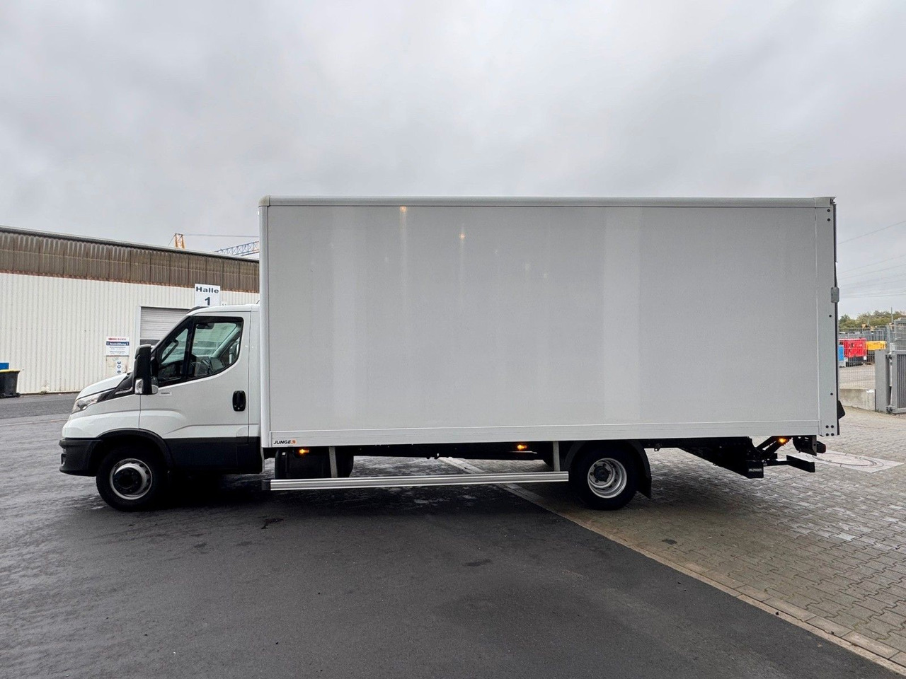 Iveco Daily 70C18 A8 *Koffer*LBW*Automatik* - Furgone box: foto 5 Iveco Daily 70C18 A8 *Koffer*LBW*Automatik* - Furgone box: foto 5