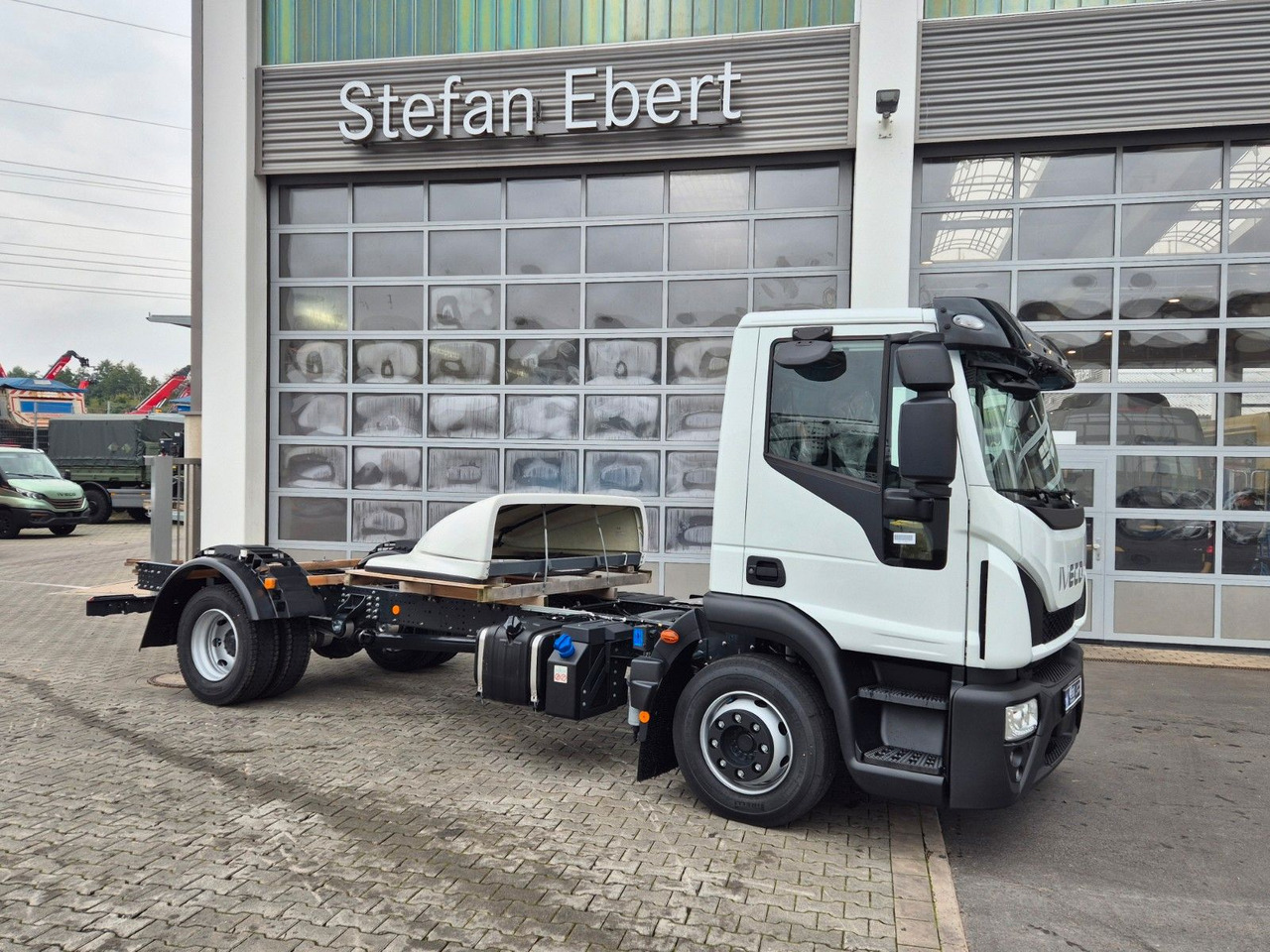 Iveco Eurocargo ML120E21/FP Spoiler Klima Xenon 3 St. - Autocarro telaio: foto 5 Iveco Eurocargo ML120E21/FP Spoiler Klima Xenon 3 St. - Autocarro telaio: foto 5