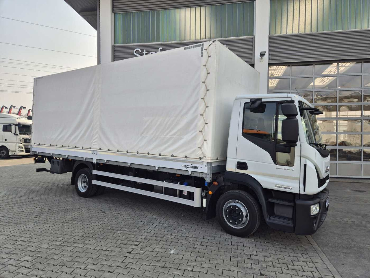 Iveco Eurocargo ML120E25 LBW 1.500kg Klima 3 Sitze - Camion centinato: foto 3 Iveco Eurocargo ML120E25 LBW 1.500kg Klima 3 Sitze - Camion centinato: foto 3