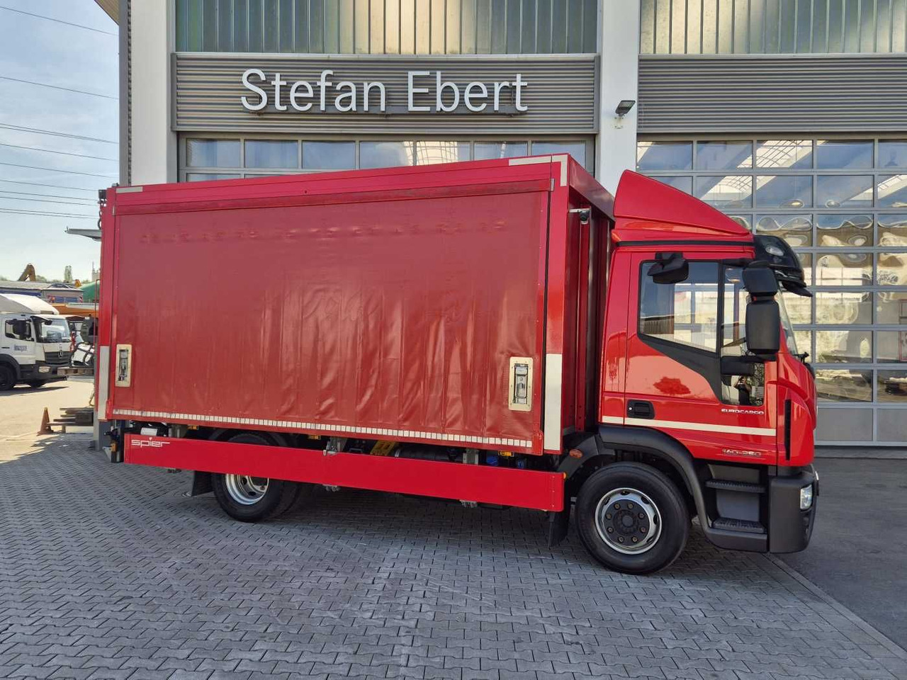 Iveco Eurocargo ML140E25/P Schiebeplanen LBW 1.500kg - Autocarro trasporto di bevande: foto 5 Iveco Eurocargo ML140E25/P Schiebeplanen LBW 1.500kg - Autocarro trasporto di bevande: foto 5