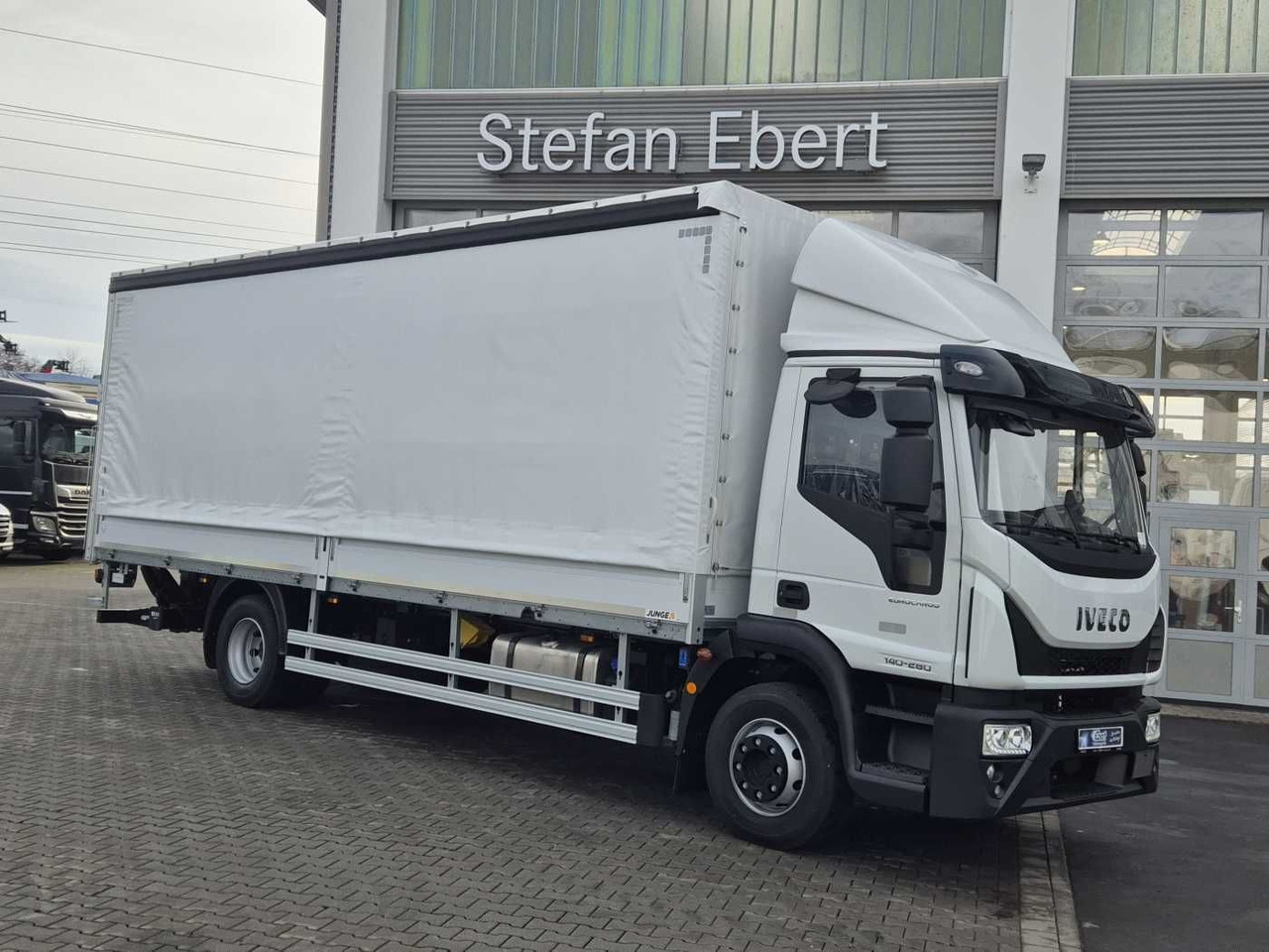 Iveco Eurocargo ML140E28/P LBW Bär Schiebeplane AHK - Camion centinato: foto 4 Iveco Eurocargo ML140E28/P LBW Bär Schiebeplane AHK - Camion centinato: foto 4