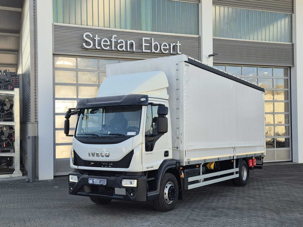 Iveco Eurocargo ML160E28/P LBW Bär Schiebeplane AHK - Camion centinato: foto 1 Iveco Eurocargo ML160E28/P LBW Bär Schiebeplane AHK - Camion centinato: foto 1