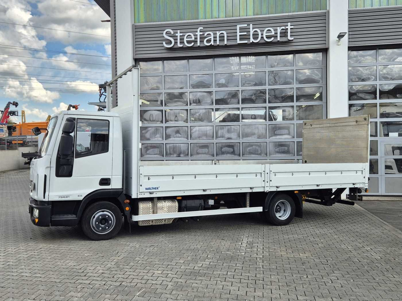 Iveco Eurocargo ML75E21/P Klima Ladebordwand 1.000kg - Furgone con cassone fisso: foto 4 Iveco Eurocargo ML75E21/P Klima Ladebordwand 1.000kg - Furgone con cassone fisso: foto 4