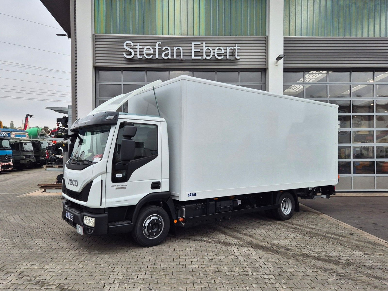 Iveco Eurocargo ML75E21/P LBW Spoiler 3 Sitze Klima - Furgone box: foto 4 Iveco Eurocargo ML75E21/P LBW Spoiler 3 Sitze Klima - Furgone box: foto 4