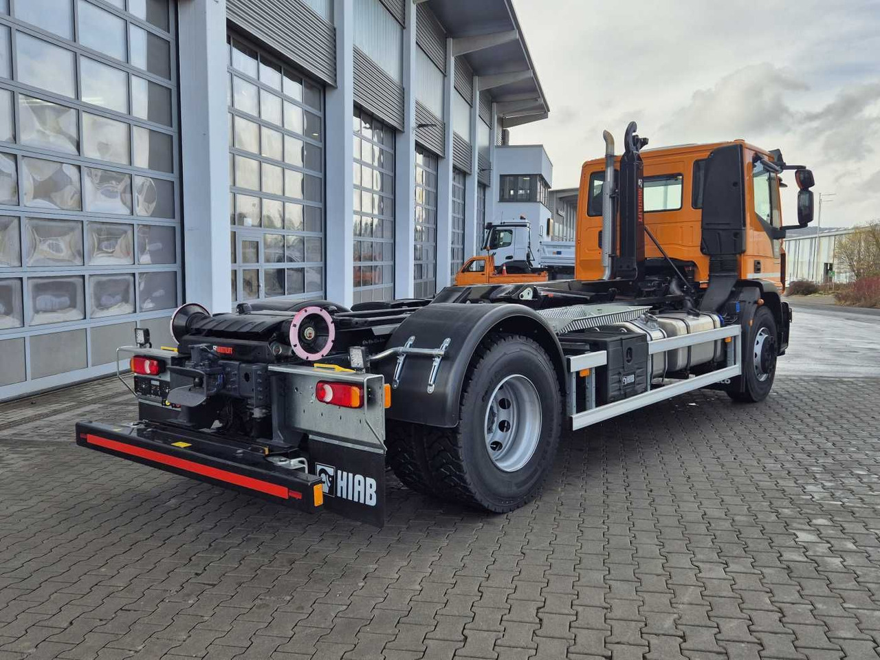 Autocarro scarrabile nuovo Iveco ML180E32/P HIAB ULT14S51 AHK Standheizung: foto 10