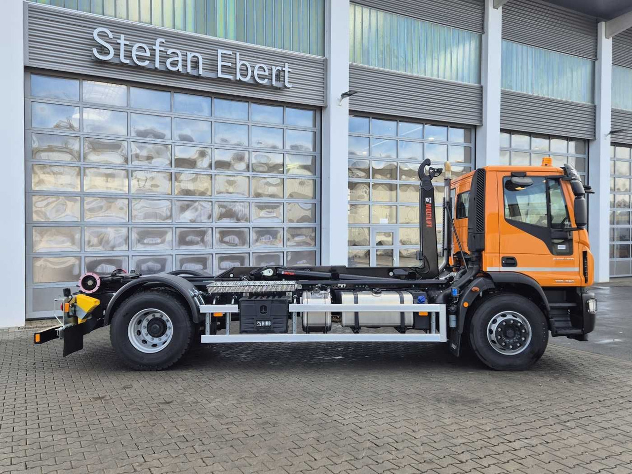 Autocarro scarrabile nuovo Iveco ML180E32/P HIAB ULT14S51 AHK Standheizung: foto 7