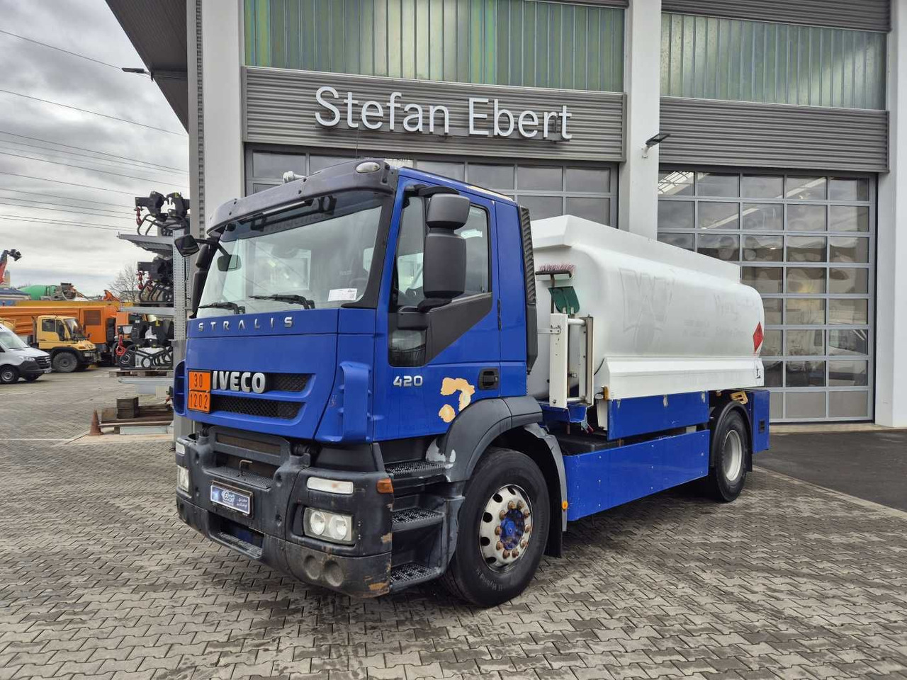 Iveco Stralis AD190S42/P 14.000L Lindner&Fischer - Camion cisterna: foto 1 Iveco Stralis AD190S42/P 14.000L Lindner&Fischer - Camion cisterna: foto 1