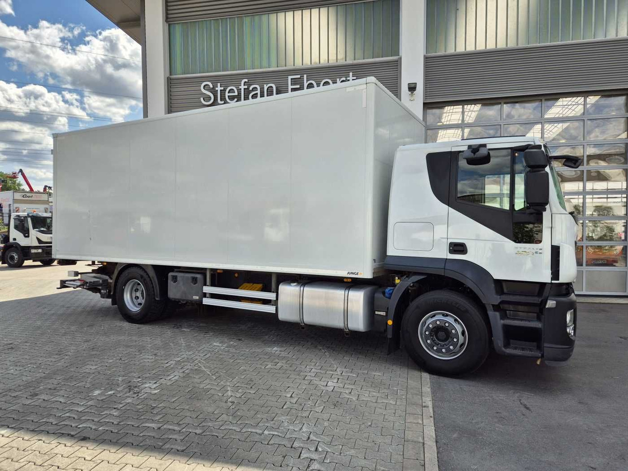 Iveco Stralis AT190S42/FP-D LBW Bär 1.500kg faltbar - Autocarro furgonato: foto 5 Iveco Stralis AT190S42/FP-D LBW Bär 1.500kg faltbar - Autocarro furgonato: foto 5