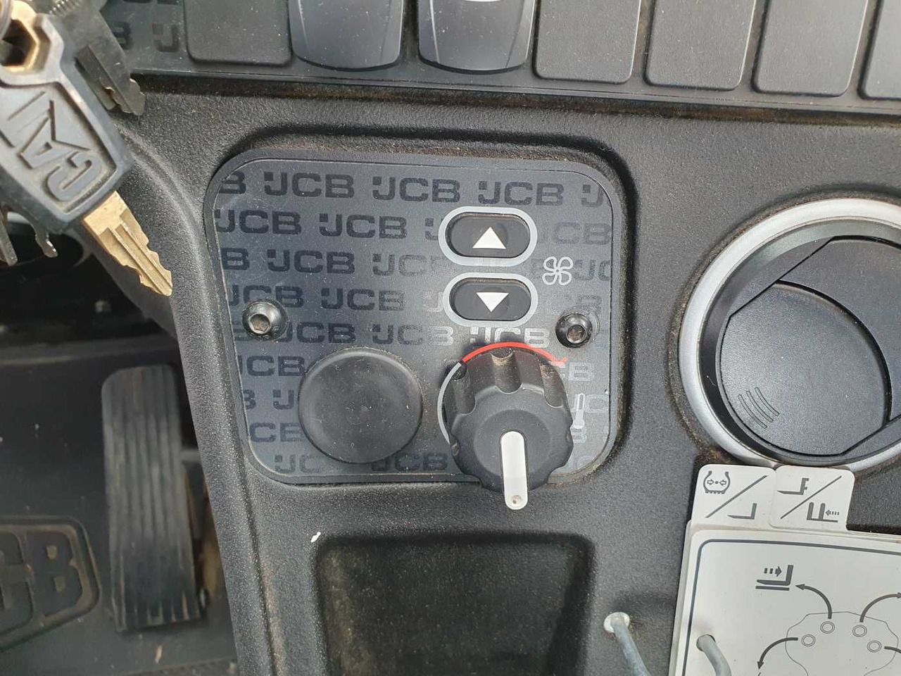 Sollevatore telescopico JCB 541-70 / nur 438h / 2022 / 4.100kg / 7m / 109PS: foto 13