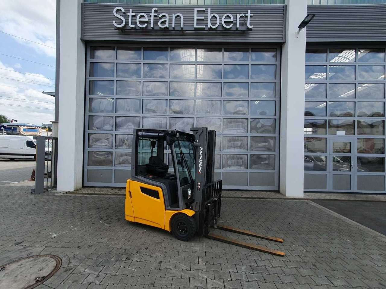 Jungheinrich EFG 215 / Triplex: 4.25m! / SS / nur 1.368h! - Carrello elevatore elettrico: foto 1 Jungheinrich EFG 215 / Triplex: 4.25m! / SS / nur 1.368h! - Carrello elevatore elettrico: foto 1