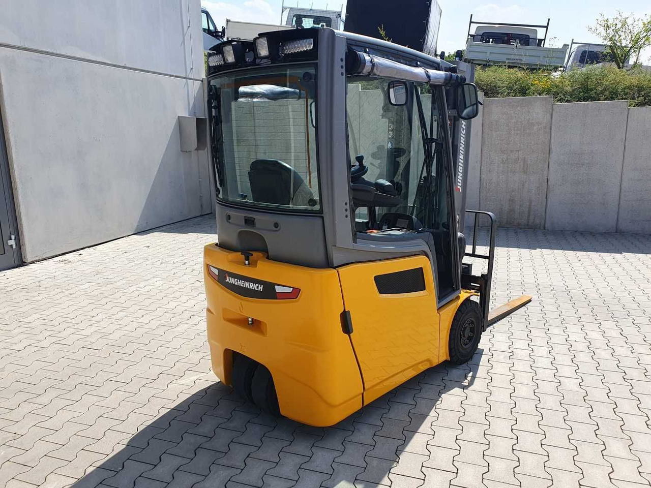 Jungheinrich EFG 215 / Triplex: 4.25m! / SS / nur 2.184h! - Carrello elevatore elettrico: foto 4 Jungheinrich EFG 215 / Triplex: 4.25m! / SS / nur 2.184h! - Carrello elevatore elettrico: foto 4