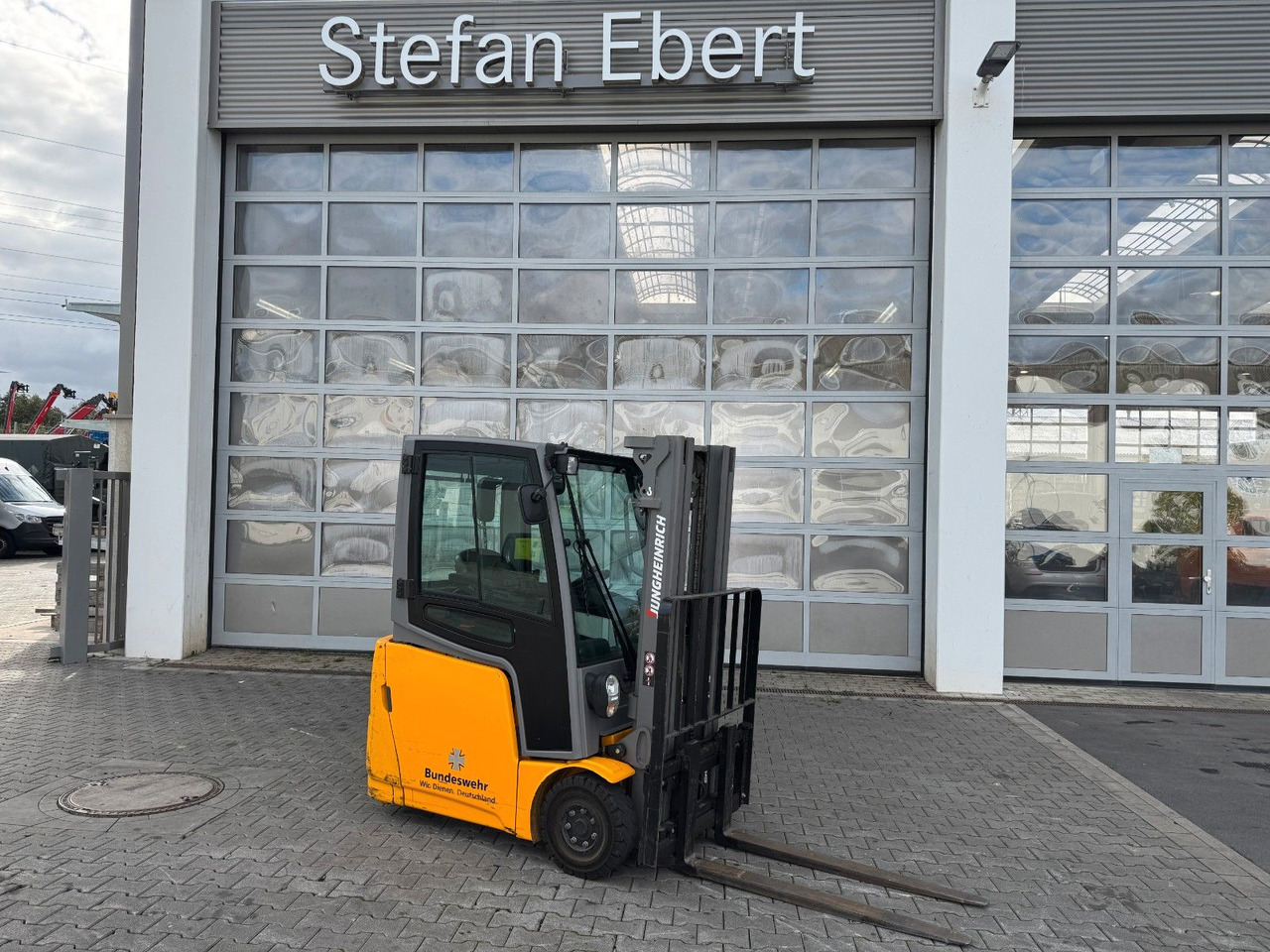 Jungheinrich EFG 215 / Triplex: 4.25m! / SS / nur 716h! - Carrello elevatore elettrico: foto 1 Jungheinrich EFG 215 / Triplex: 4.25m! / SS / nur 716h! - Carrello elevatore elettrico: foto 1