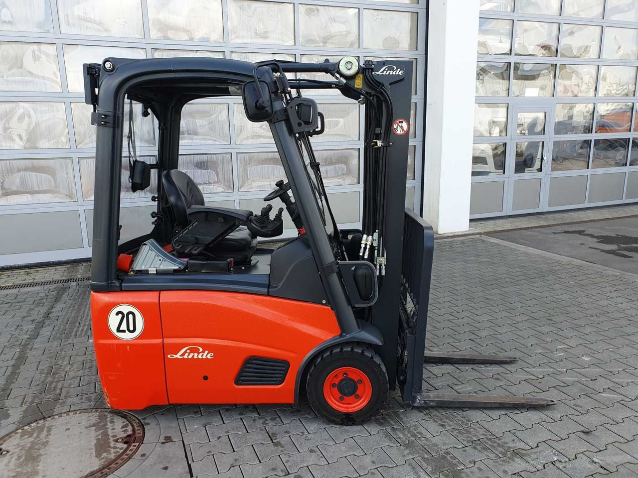 Linde E14 - 01 / 2024 / Duplex: 4.10m! / SS / nur 534h - Carrello elevatore elettrico: foto 3 Linde E14 - 01 / 2024 / Duplex: 4.10m! / SS / nur 534h - Carrello elevatore elettrico: foto 3