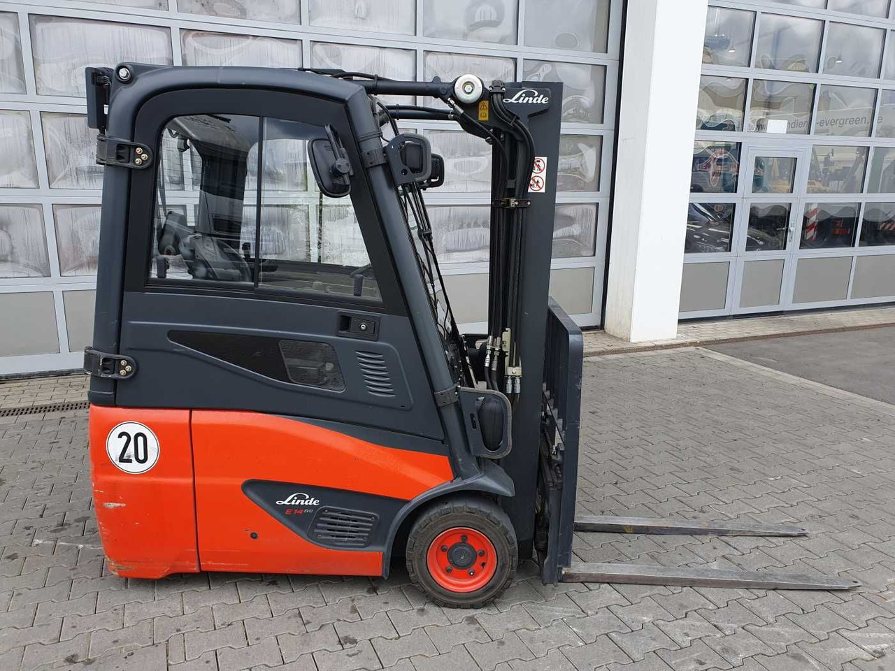 Linde E14 - 02 / Triplex: 4.00m! / SS / nur 1.777h! - Carrello elevatore elettrico: foto 2 Linde E14 - 02 / Triplex: 4.00m! / SS / nur 1.777h! - Carrello elevatore elettrico: foto 2