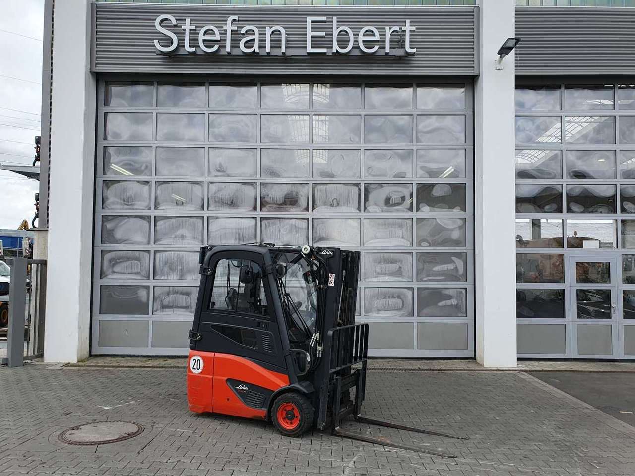 Linde E14 - 02 / Triplex: 4.00m! / SS / nur 2.119h! - Carrello elevatore elettrico: foto 1 Linde E14 - 02 / Triplex: 4.00m! / SS / nur 2.119h! - Carrello elevatore elettrico: foto 1