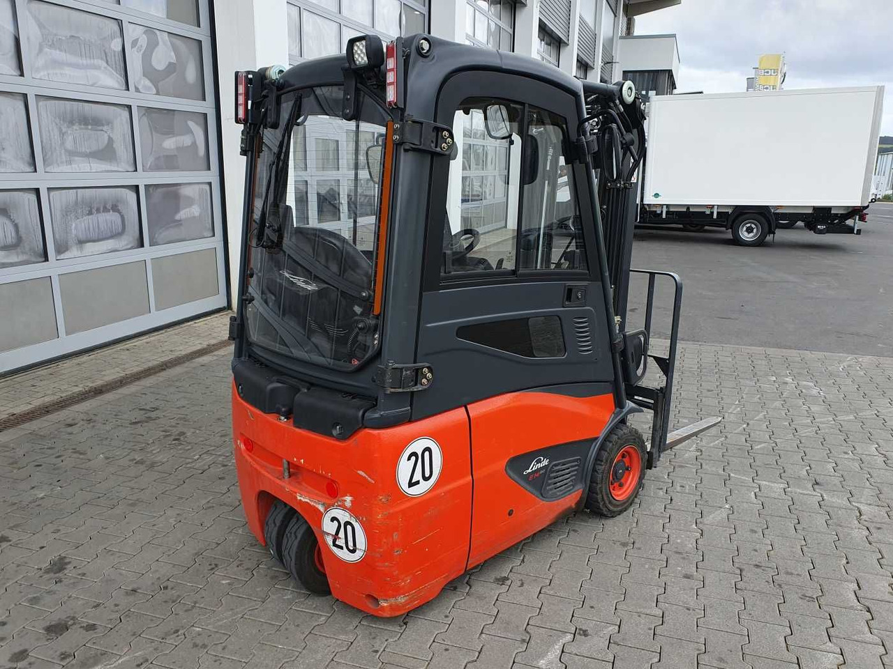 Linde E14 - 02 / Triplex: 4.00m! / SS / nur 2.119h! - Carrello elevatore elettrico: foto 4 Linde E14 - 02 / Triplex: 4.00m! / SS / nur 2.119h! - Carrello elevatore elettrico: foto 4