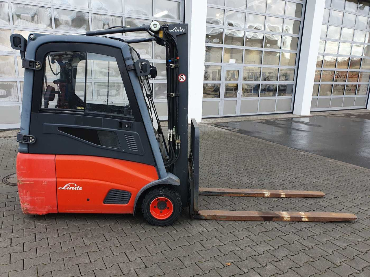 Linde E18 - 01 / Triplex: 4.50m! / SS / nur 5.672h! - Carrello elevatore elettrico: foto 3 Linde E18 - 01 / Triplex: 4.50m! / SS / nur 5.672h! - Carrello elevatore elettrico: foto 3