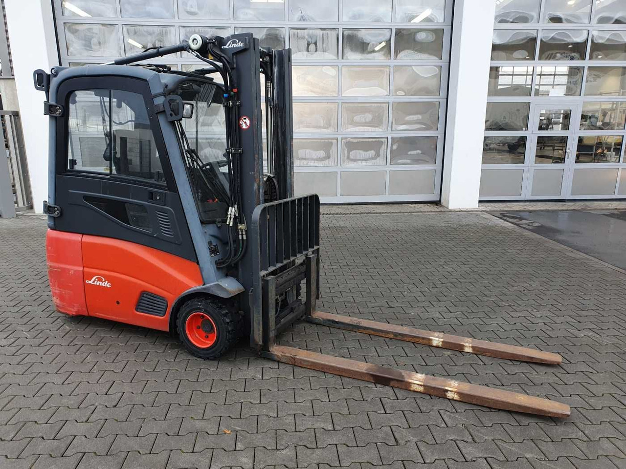 Linde E18 - 01 / Triplex: 4.50m! / SS / nur 5.672h! - Carrello elevatore elettrico: foto 2 Linde E18 - 01 / Triplex: 4.50m! / SS / nur 5.672h! - Carrello elevatore elettrico: foto 2