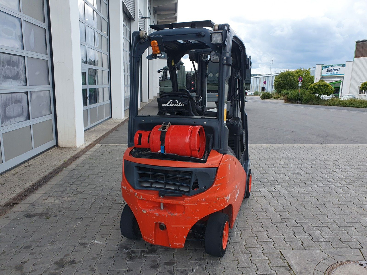 Linde H16 T-01 / 4,6m / nur: 3.260h / Gas / SS - Carrello elevatore: foto 4 Linde H16 T-01 / 4,6m / nur: 3.260h / Gas / SS - Carrello elevatore: foto 4
