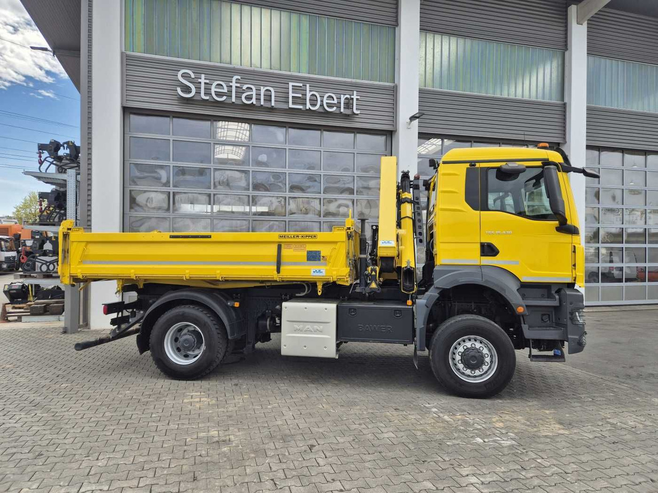MAN TGS 18.430 4x4 BL Kran HMF 1130K-RCS Funk AHK - Autocarro ribaltabile: foto 5 MAN TGS 18.430 4x4 BL Kran HMF 1130K-RCS Funk AHK - Autocarro ribaltabile: foto 5