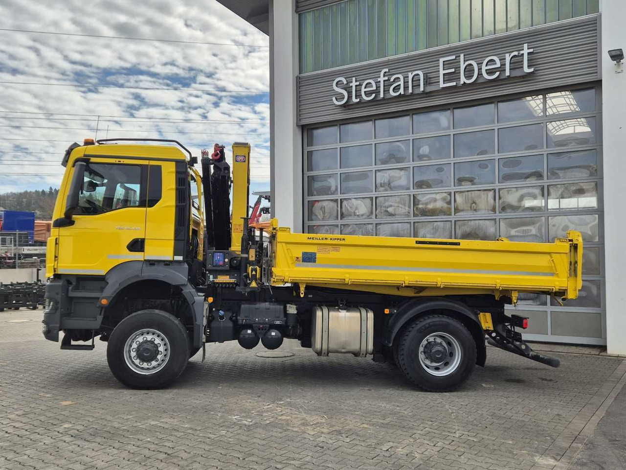 MAN TGS 18.430 4x4 BL Kran HMF 1130K-RCS Funk AHK - Camion con gru: foto 4 MAN TGS 18.430 4x4 BL Kran HMF 1130K-RCS Funk AHK - Camion con gru: foto 4