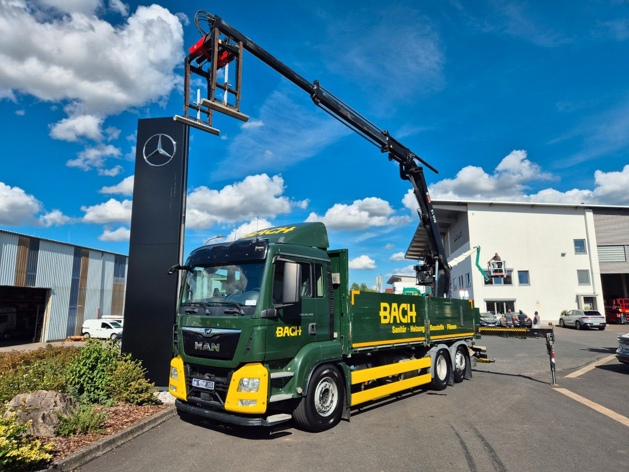 MAN TGS 26.420 6x2-4 LL Hiab 177K PRO 2 Stück - Camion con gru: foto 1 MAN TGS 26.420 6x2-4 LL Hiab 177K PRO 2 Stück - Camion con gru: foto 1