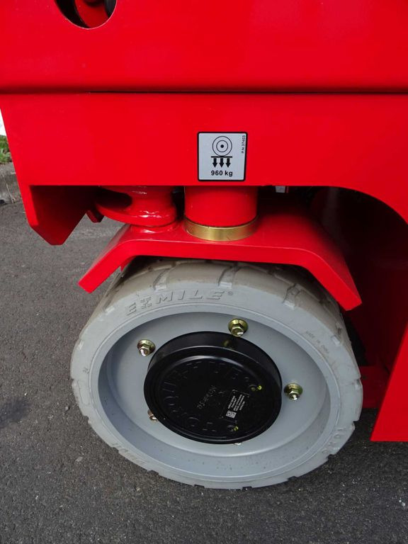 Piattaforma a pantografo nuovo Magni ES1008E Scherenbühne // 10m Arbeitshöhe: foto 9
