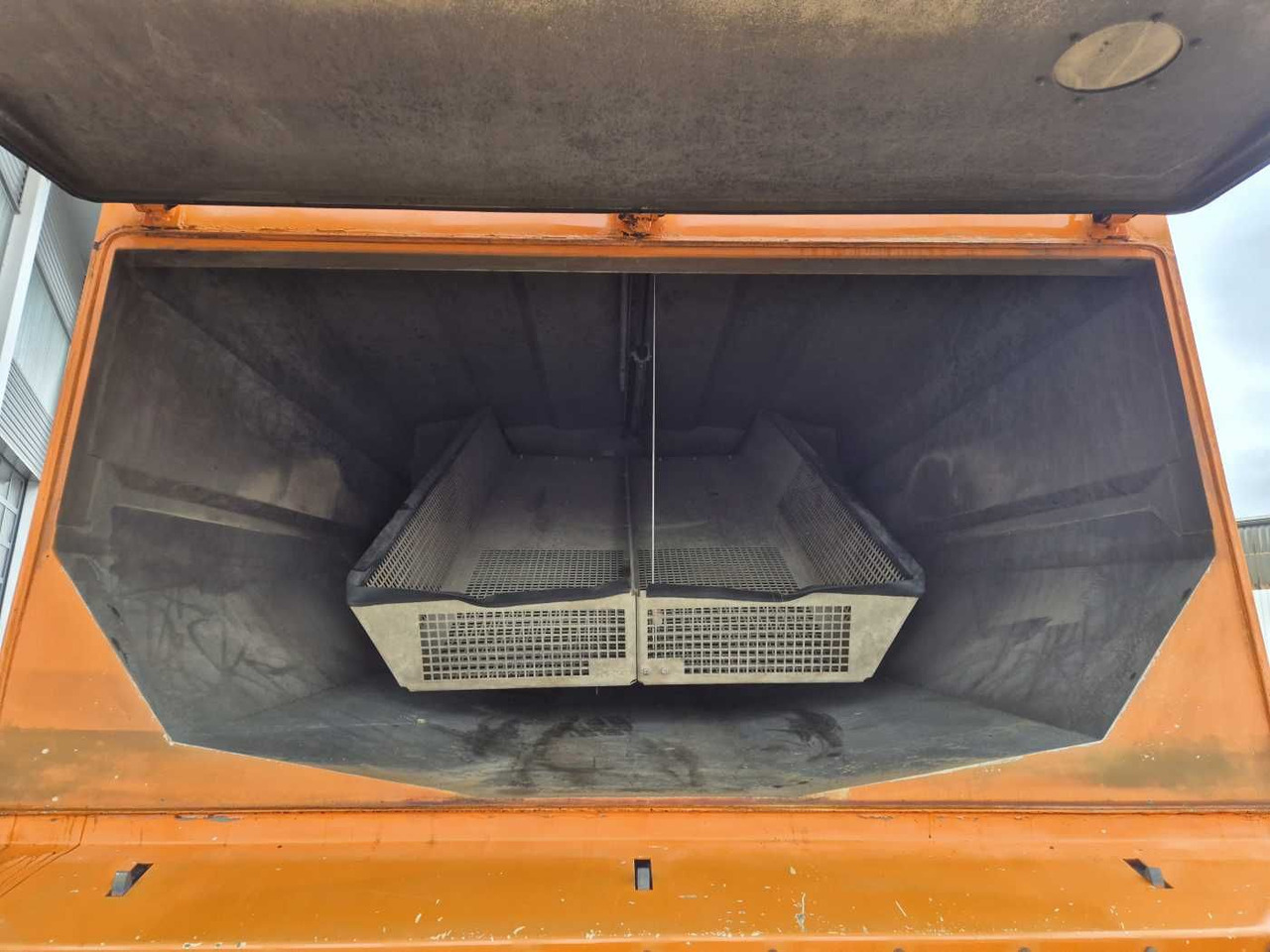 Spazzatrice stradale Mercedes-Benz Actros 2032 A 4x4 Bucher STKF 9500 Airport 30x: foto 8 Spazzatrice stradale Mercedes-Benz Actros 2032 A 4x4 Bucher STKF 9500 Airport 30x: foto 8