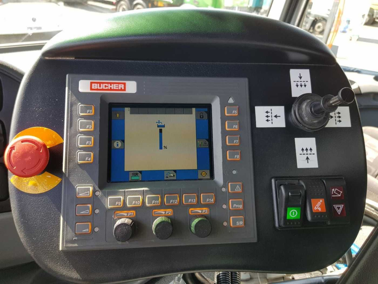 Spazzatrice stradale Mercedes-Benz Actros 2032 A 4x4 Bucher STKF 9500 Airport: foto 12 Spazzatrice stradale Mercedes-Benz Actros 2032 A 4x4 Bucher STKF 9500 Airport: foto 12