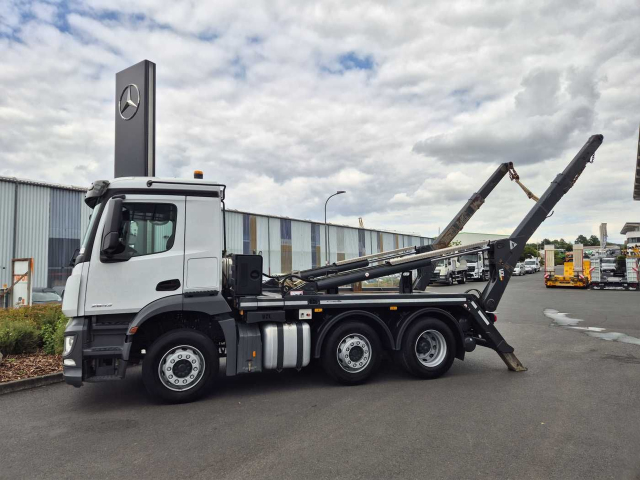 Mercedes-Benz Arocs 2643 L 6x2/4 VDL AHK Funk Vorlaufachse - Autocarro ribaltabile: foto 4 Mercedes-Benz Arocs 2643 L 6x2/4 VDL AHK Funk Vorlaufachse - Autocarro ribaltabile: foto 4