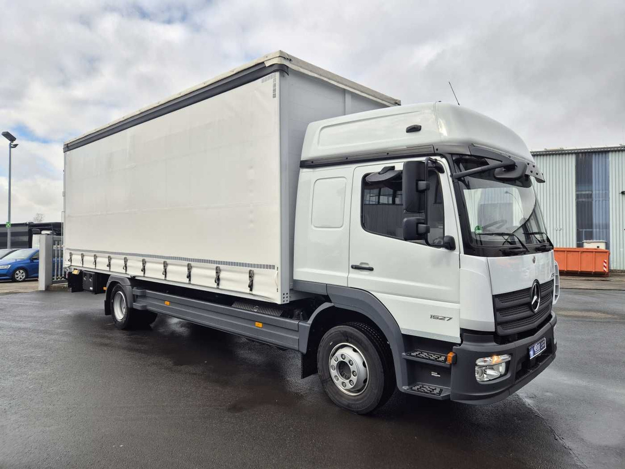 Mercedes-Benz Atego 1527 L L-Haus LBW Palfinger 1.500kg 2 Bett - Camion centinato: foto 2 Mercedes-Benz Atego 1527 L L-Haus LBW Palfinger 1.500kg 2 Bett - Camion centinato: foto 2