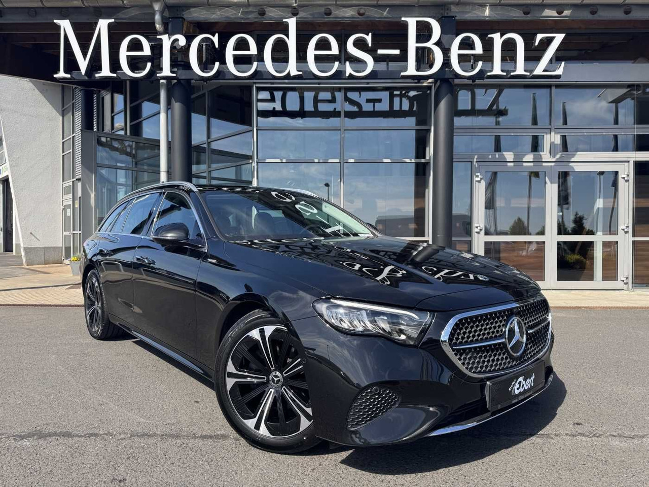Mercedes-Benz E 220d Avantgarde+Pano+AHK+Distr+19Zoll+MBUX - Autovettura: foto 1 Mercedes-Benz E 220d Avantgarde+Pano+AHK+Distr+19Zoll+MBUX - Autovettura: foto 1