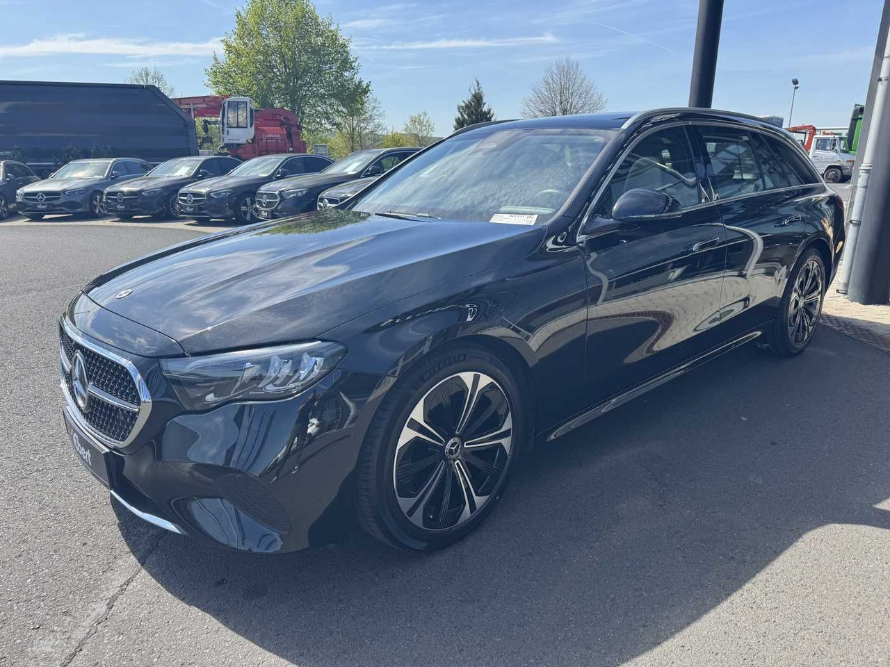 Mercedes-Benz E 220d Avantgarde+Pano+AHK+Distr+19Zoll+MBUX - Autovettura: foto 2 Mercedes-Benz E 220d Avantgarde+Pano+AHK+Distr+19Zoll+MBUX - Autovettura: foto 2