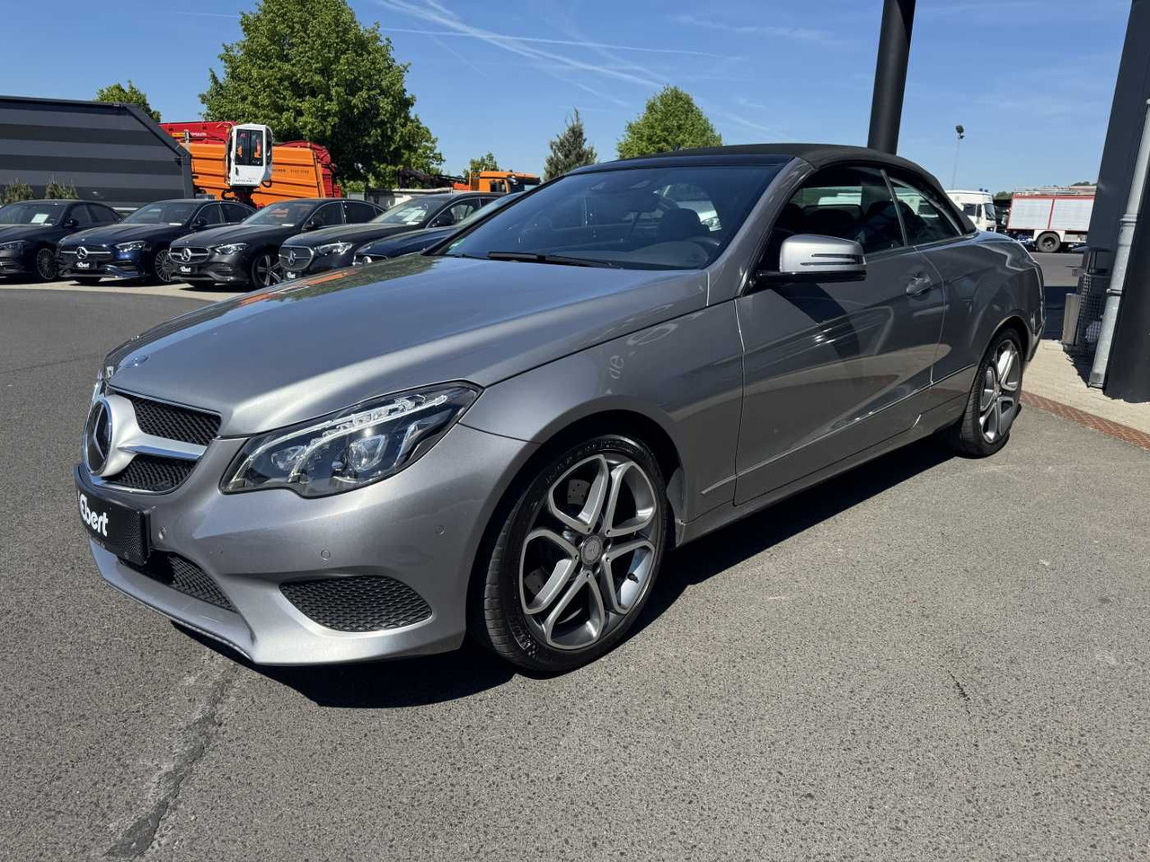 Mercedes-Benz E 300 Cabrio Sportpaket+Distr+Airscarf+SitzKlima - Autovettura: foto 2 Mercedes-Benz E 300 Cabrio Sportpaket+Distr+Airscarf+SitzKlima - Autovettura: foto 2