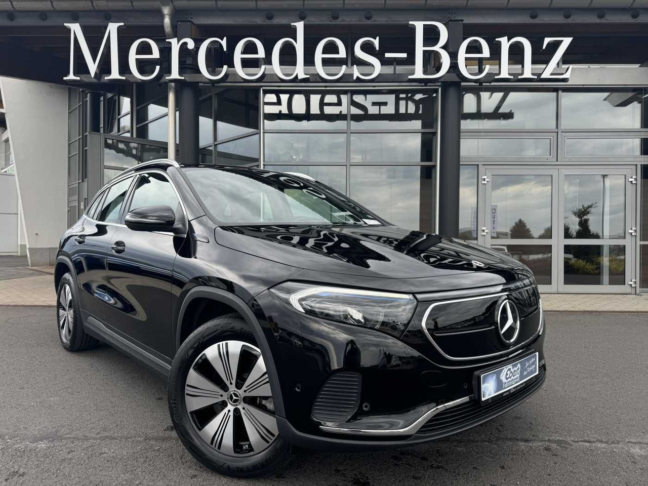 Mercedes-Benz EQA 300 4Matic Progressive+RKamera LED+IHC+TOTW+ - SUV/ Fuoristrada: foto 1 Mercedes-Benz EQA 300 4Matic Progressive+RKamera LED+IHC+TOTW+ - SUV/ Fuoristrada: foto 1