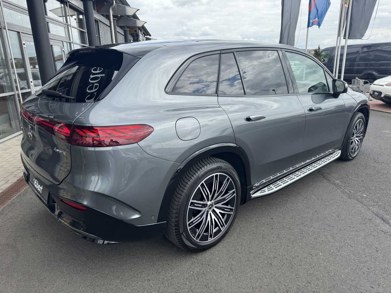 Mercedes-Benz EQS SUV 450 4M AMG+Pano+Distr+Offroad+HUD+360 - SUV/ Fuoristrada: foto 4 Mercedes-Benz EQS SUV 450 4M AMG+Pano+Distr+Offroad+HUD+360 - SUV/ Fuoristrada: foto 4