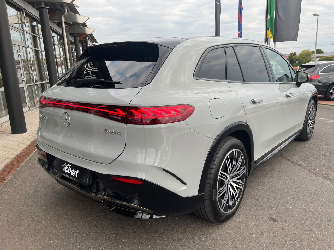 Mercedes-Benz EQS SUV 580 AMG DigL+AIR+HUD+Hyper+Burm+Pano - SUV/ Fuoristrada: foto 4 Mercedes-Benz EQS SUV 580 AMG DigL+AIR+HUD+Hyper+Burm+Pano - SUV/ Fuoristrada: foto 4
