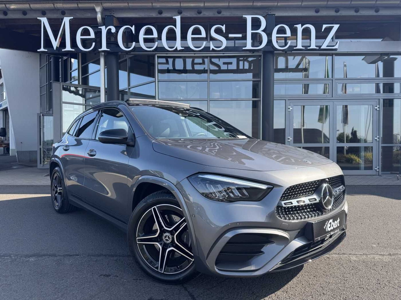 Mercedes-Benz GLA 200d 4M AMG+Pano+Distr+Ambiente+ - SUV/ Fuoristrada: foto 1 Mercedes-Benz GLA 200d 4M AMG+Pano+Distr+Ambiente+ - SUV/ Fuoristrada: foto 1