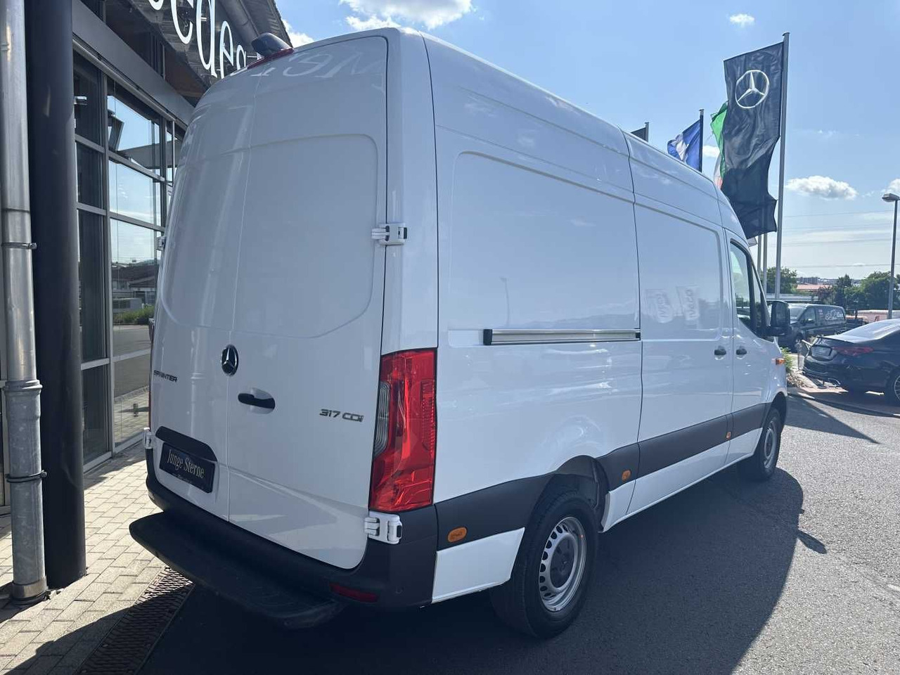 Mercedes-Benz Sprinter 317 CDI 3665 Klima 360 Schwing SHZ MBUX - Furgone chiuso: foto 4 Mercedes-Benz Sprinter 317 CDI 3665 Klima 360 Schwing SHZ MBUX - Furgone chiuso: foto 4
